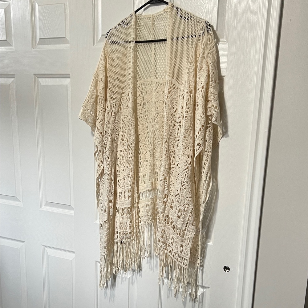 ✔️Torrid Cream Crochet Fringe Kimono Cape, EUC - Picture 7 of 11